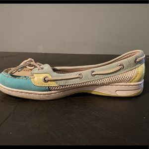 Sperry boat shoes 💕